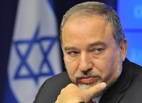 واکنش وزیر خارجه اسرائیل به مساله فساد مالی اعضای حزبش