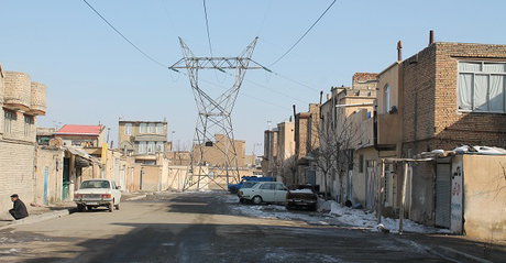همزیستی غیرمسالمت آمیز تهرانی‌ها با دکل‌های فشارقوی