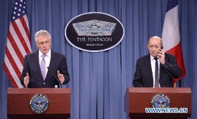 تاکید وزرای دفاع آمریکا و فرانسه بر گسترش روابط دفاعی دو جانبه