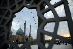 عشق ورزیدن مسجد به مؤمنین 