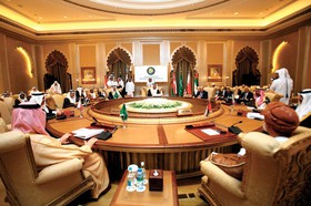 نشست امروز شورای همکاری خلیج فارس به تاخیر افتاد/کویت همچنان در تلاش برای حل اختلافات
