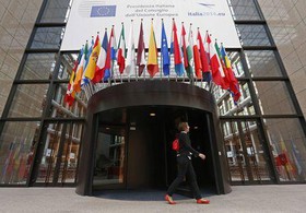 بررسی اصلاحات بی‌سابقه در اتحادیه اروپا، همزمان با تهدید انگلیس برای خروج