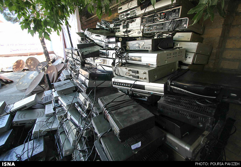  تصاویری از جمع آوری ماهواره ها توسط سپاه