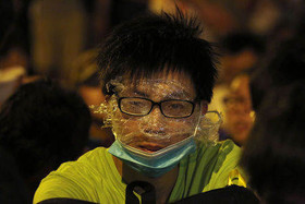 فعالان هنگ کنگ امروز دست به نافرمانی مدنی گسترده زدند