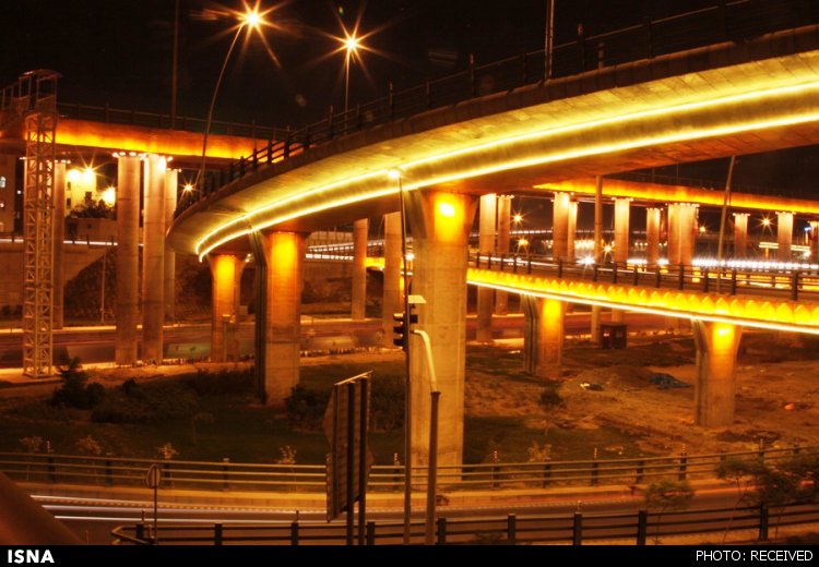 پل شهید محلاتی نورپردازی شد