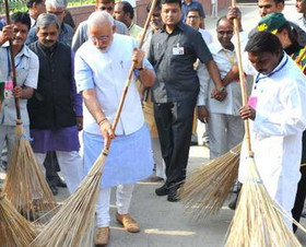 1412314237193_141002104947_modi_clean_india_640x360_pib.jpg