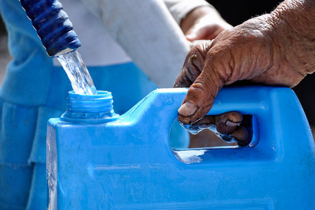 توزیع آب آشامیدنی در مناطق بحرانی خراسان جنوبی