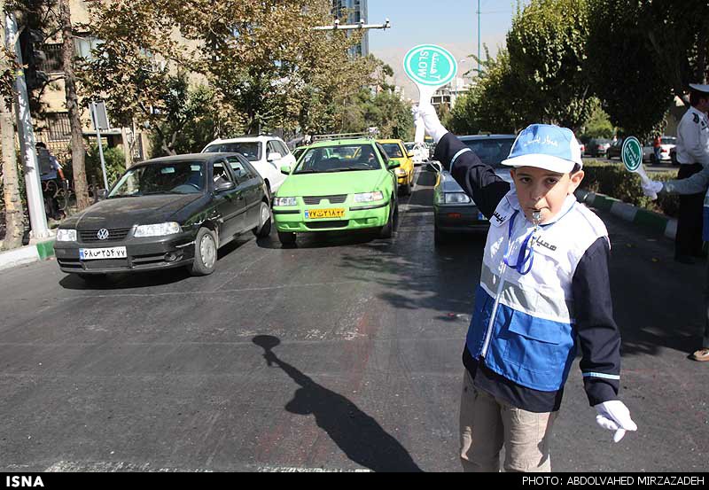 آموزش علایم راهنمایی و رانندگی به کودکان با افتتاح پارک ترافیک در منطقه 9 تهران