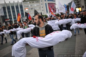 برگزاری تظاهرات حامیان مردم کوبانی‌ در فرانسه و ترکیه