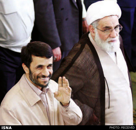 دلجویی دیرهنگام احمدی‌نژاد از ناطق نوری؟