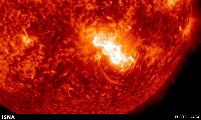 انفجار قدرتمندترین جرقه خورشیدی سال از لکه‌ای به اندازه سیاره مشتری