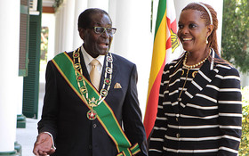 موگابه و "کودتای اتاق خواب"!