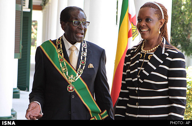 موگابه و "کودتای اتاق خواب"!