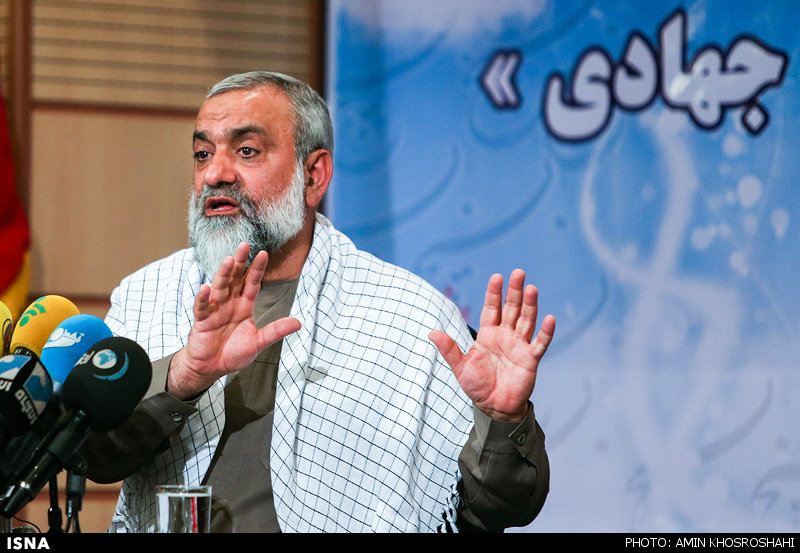 دشمنان انقلاب می‌خواهند ایران را متوقف کنند