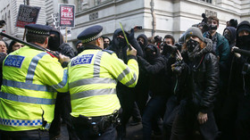 تظاهرات دانشجویان در لندن به خشونت کشیده شد