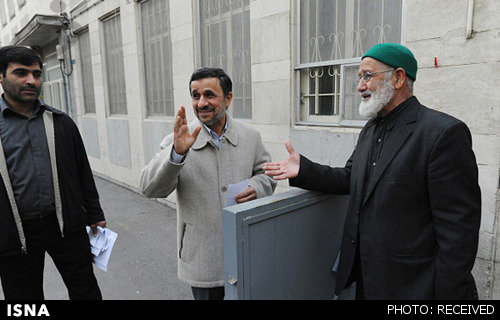 تصاویر / مشغله این روزهای احمدی‌نژاد