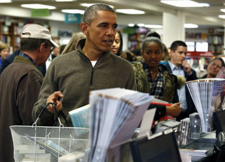 اوباما در کتابفروشی + عکس
