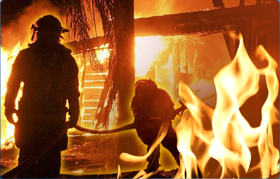 خانه ضایعات در آتش سوخت