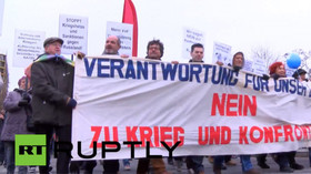 راهپیمایی در برلین در اعتراض به نظامی‌گری ناتو و غرب