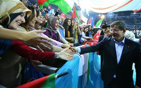 داوود اوغلو: دست مفسدان را از منابع کشور کوتاه می‌کنیم