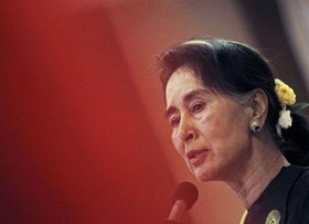 آنگ سان سوچی: دموکراسی میانمار شبیه به "کودک مبتلا به سوءتغذیه" است