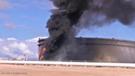 فراخوان لیبی برای کمک بین‌المللی به مهار آتش‌سوری‌ها در بنادر نفتی