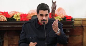 مادورو: آمریکا علیه ونزوئلا و روسیه جنگ نفتی راه انداخته است