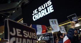 تظاهرات در شهرهای آمریکا، فرانسه و کانادا برای همدردی با فرانسوی‌ها