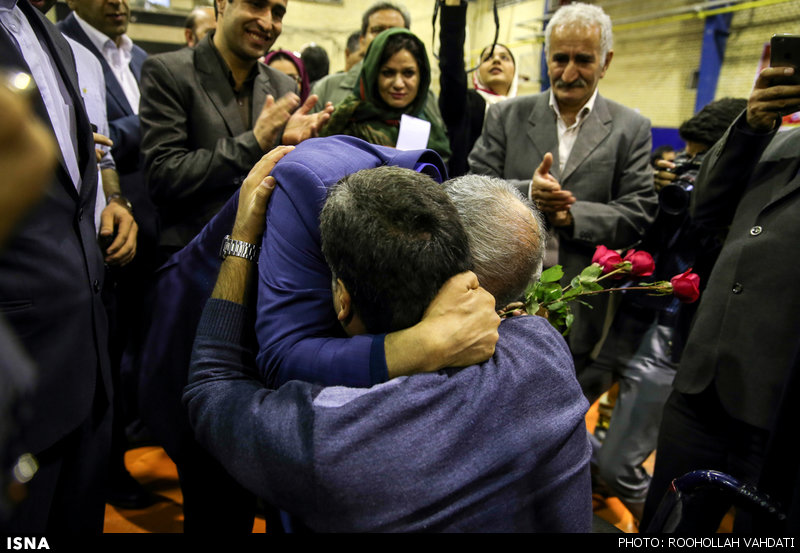ربیعی وزیر کار و رفاه اجتماعی در جشن ازدواج بیست و دو زوج کم توان جسمی جشن ازدواج 22 زوج کم توان جسمی
