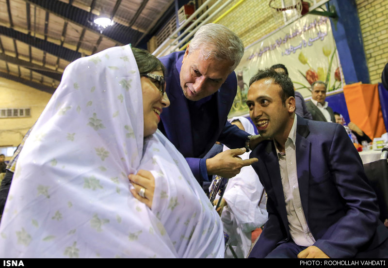 ربیعی وزیر کار و رفاه اجتماعی در جشن ازدواج بیست و دو زوج کم توان جسمی جشن ازدواج 22 زوج کم توان جسمی