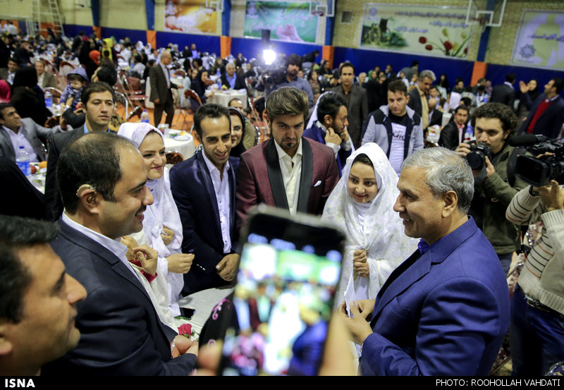ربیعی وزیر کار و رفاه اجتماعی در جشن ازدواج بیست و دو زوج کم توان جسمی جشن ازدواج 22 زوج کم توان جسمی