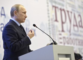 پوتین قتل نمتسوف را "سیاسی" خواند