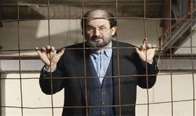 فتوای تاریخی امام خمینی(ره) مبنی بر مهدورالدم بودن سلمان رشدی