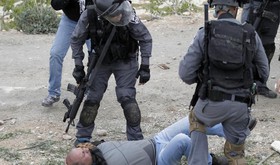 وزیر خارجه سوئد: اسرائیل فلسطینی‌ها را بدون محاکمه اعدام می‌کند