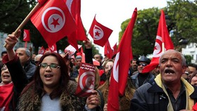 آغاز راهپیمایی گسترده تونسی‌ها در محکومیت تروریسم