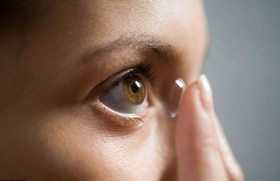 لنزهای تماسی یکبارمصرف با قابلیت تقلید از سطح چشم