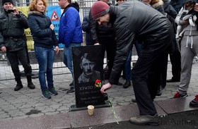 فعالان اوکراینی از "سنگ قبر پوتین" رونمایی کردند