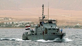 استقرار قایق‌های جنگی مصر در باب‌المندب/نشست سیسی با فرماندهان نظامی مصر