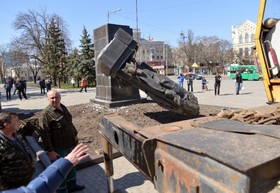 تخریب مجسمه‌های دوران شوروی در اوکراین