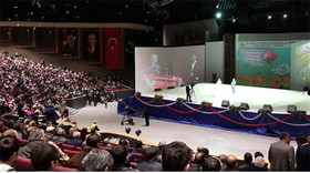 کنفرانس شناخت ابعاد شخصیت حضرت فاطمه(س) در ترکیه برگزار شد
