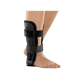 آیا استفاده از مچ‌بند پا به زانو آسیب می‌زند؟