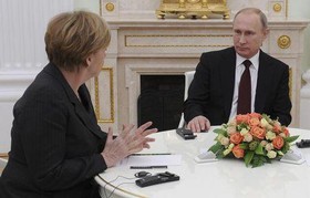 مرکل با پوتین شنبه درباره بحران اوکراین مذاکره می‌کند