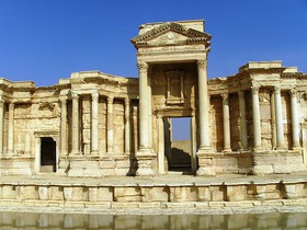 1431849358144_799px-Ancient_Roman_theater_in_Palmyra.JPG