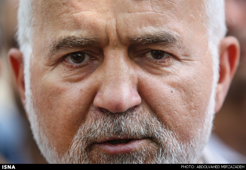 واکنش احمد توکلی به حقوق 200 میلیونی یک مدیر بانکی حضور احمد توکلی در دادگاه کیفری