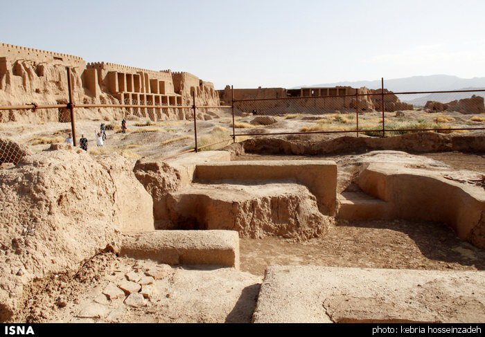 کشف بی‌نظیرترین گچبری دوره اسلامی در شهر تاریخی بلقیس