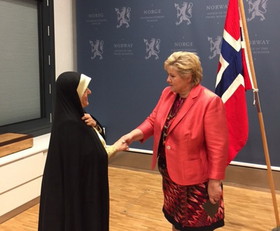 دیدارهای جداگانه ابتکار با نخست وزیر و اعضای پارلمان نروژ