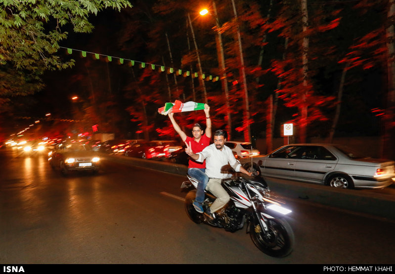 شادی مردم تهران در پی برد تیم ملی والیبال