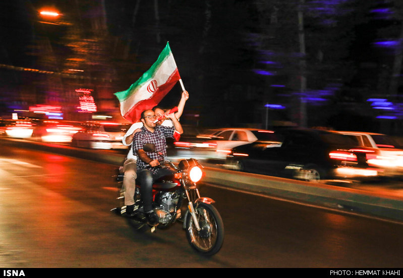 شادی مردم تهران در پی برد تیم ملی والیبال