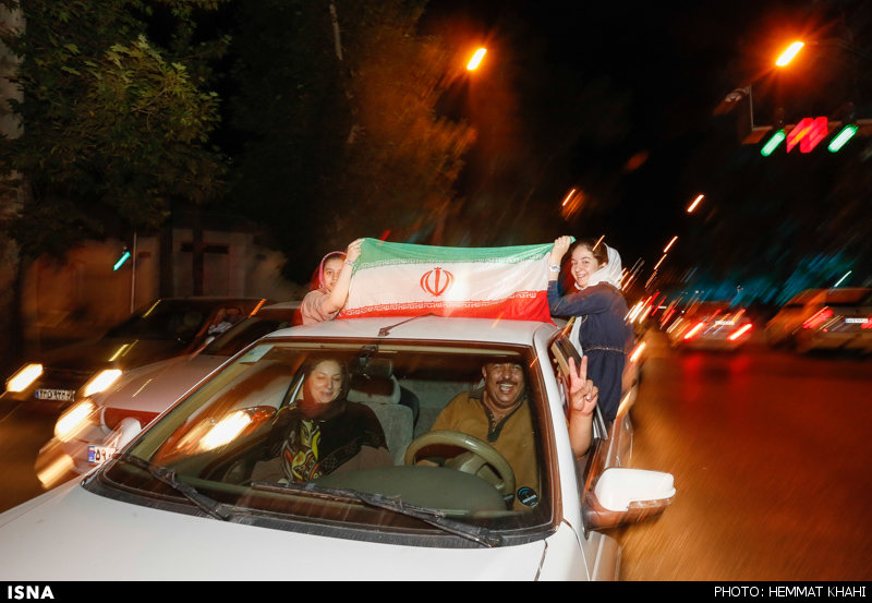 شادی مردم تهران در پی برد تیم ملی والیبال