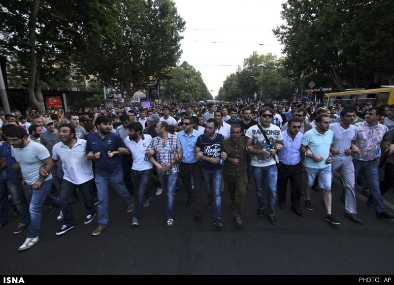 تاکید مخالفان در ارمنستان بر ادامه اعتراضات ضددولتی